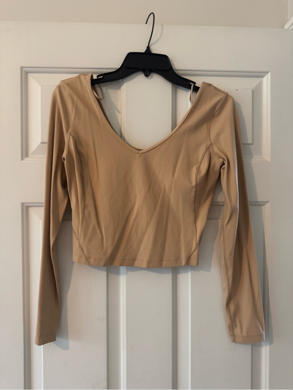 LULULEMON Women's Long Sleeve V-Neck Crop Top - Beige